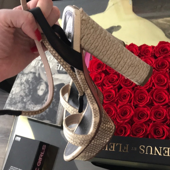 Elie Tahari heels - Picture 2 of 3